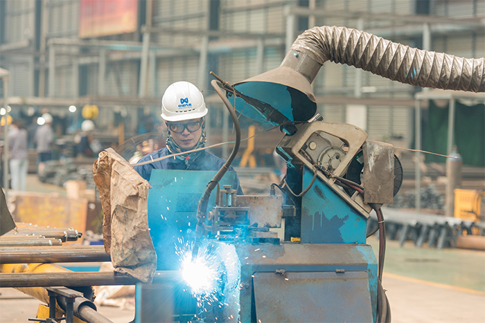 富德网架自动化焊接